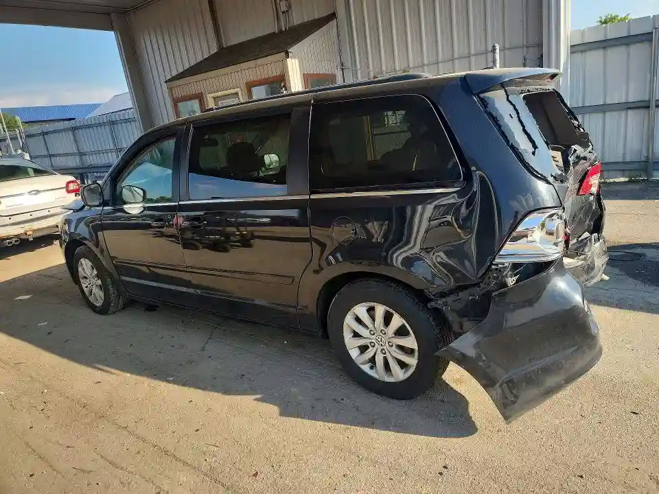 2C4RVABG0CR127737 2012 VOLKSWAGEN ROUTAN-1