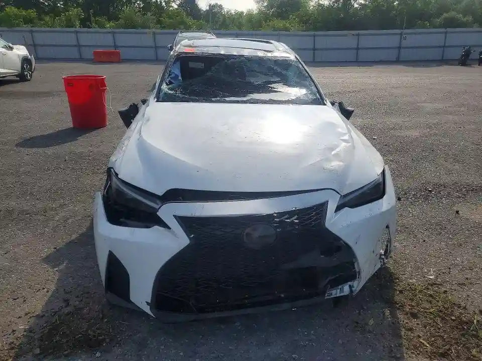 JTHGZ1E2XN5025582 2022 LEXUS IS-4