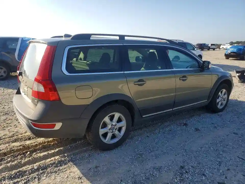 YV4982BZ0A1086751 2010 VOLVO XC70-2