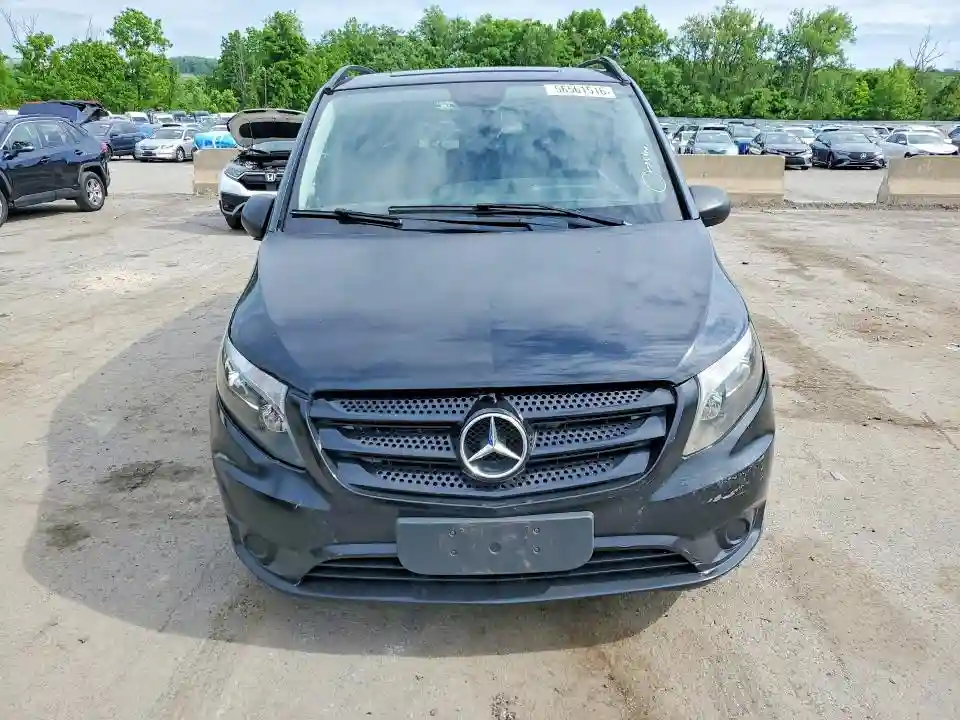 WDAPG2EE4H3310918 2017 MERCEDES-BENZ METRIS-4