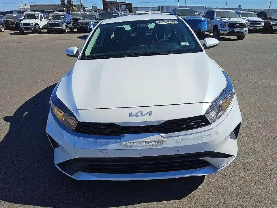 3KPF24AD9RE700634 2024 KIA FORTE LXS-4