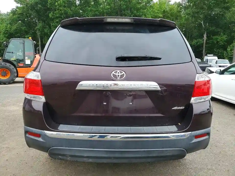 5TDBK3EH5BS069396 2011 TOYOTA HIGHLANDER-5