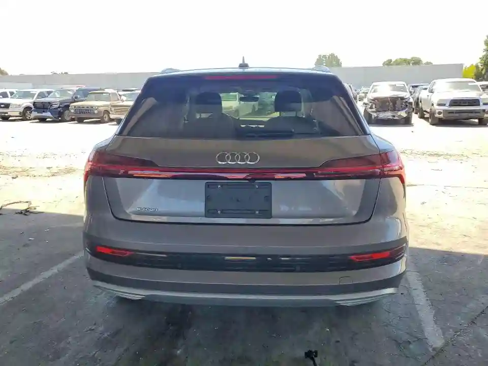 WA1LAAGE4KB005916 2019 AUDI E-TRON-5