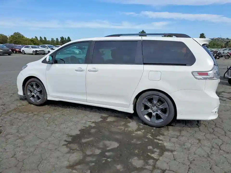 5TDXK3DCXGS764461 2016 TOYOTA SIENNA-1