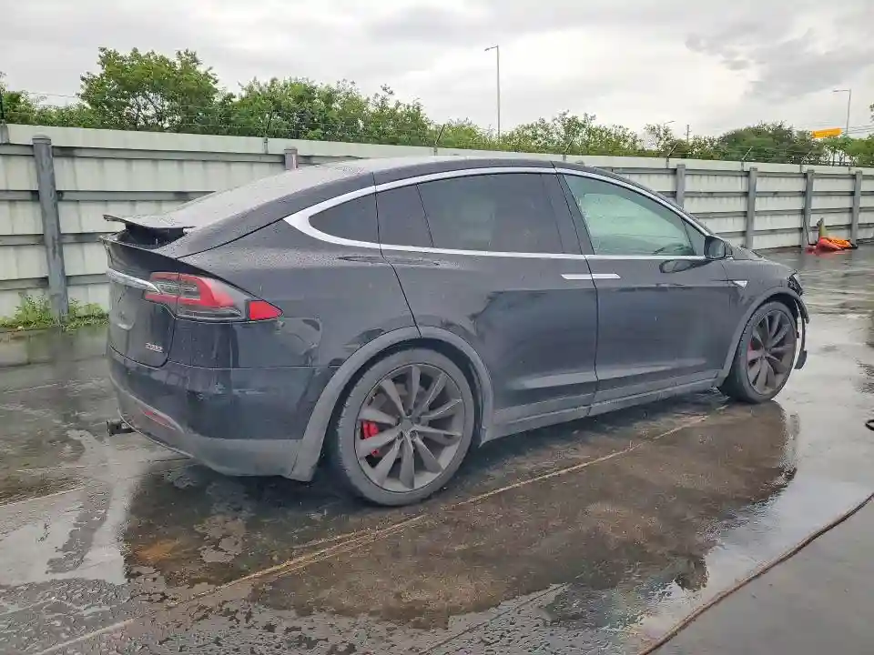 5YJXCAE43GF003686 2016 TESLA MODEL X-2