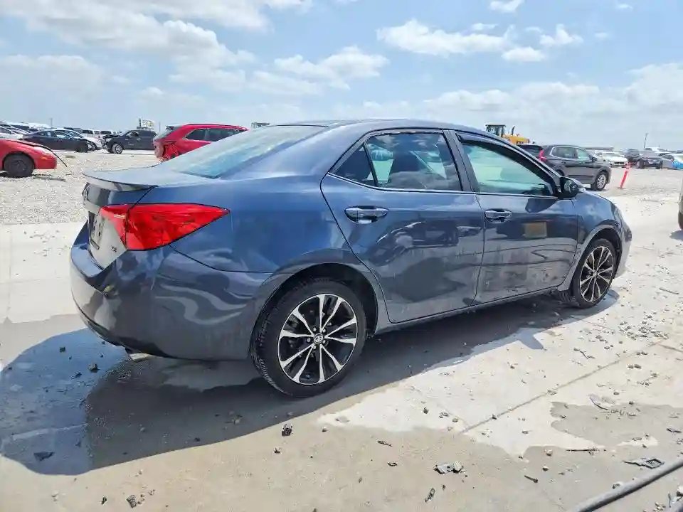 5YFBURHE5JP816565 2018 TOYOTA COROLLA-2