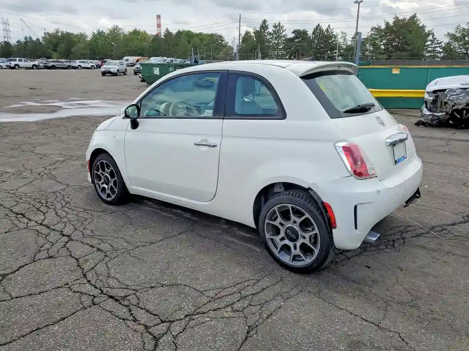 3C3CFFKH8KT859543 2019 FIAT 500-1