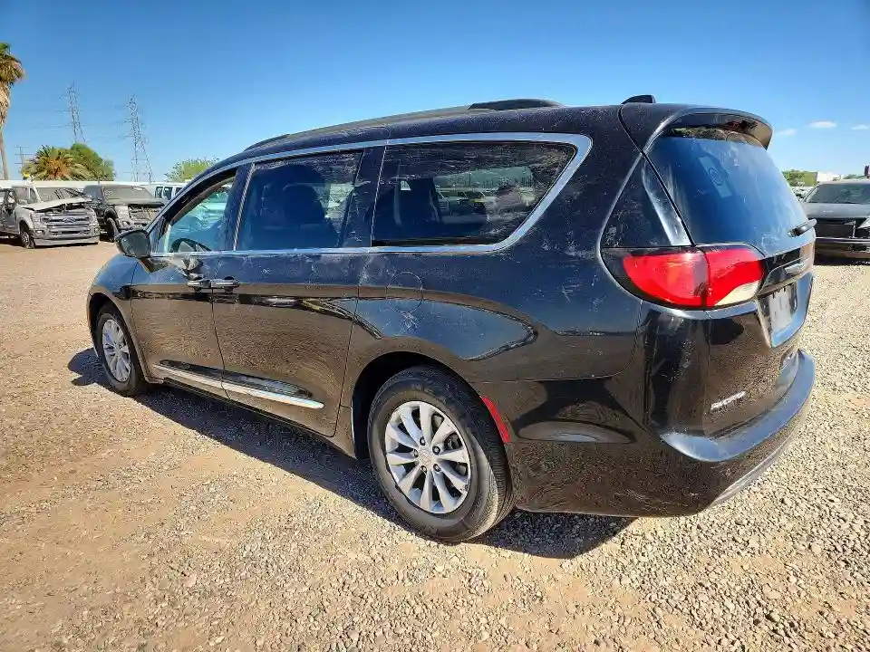 2C4RC1BG0HR613297 2017 CHRYSLER PACIFICA-1