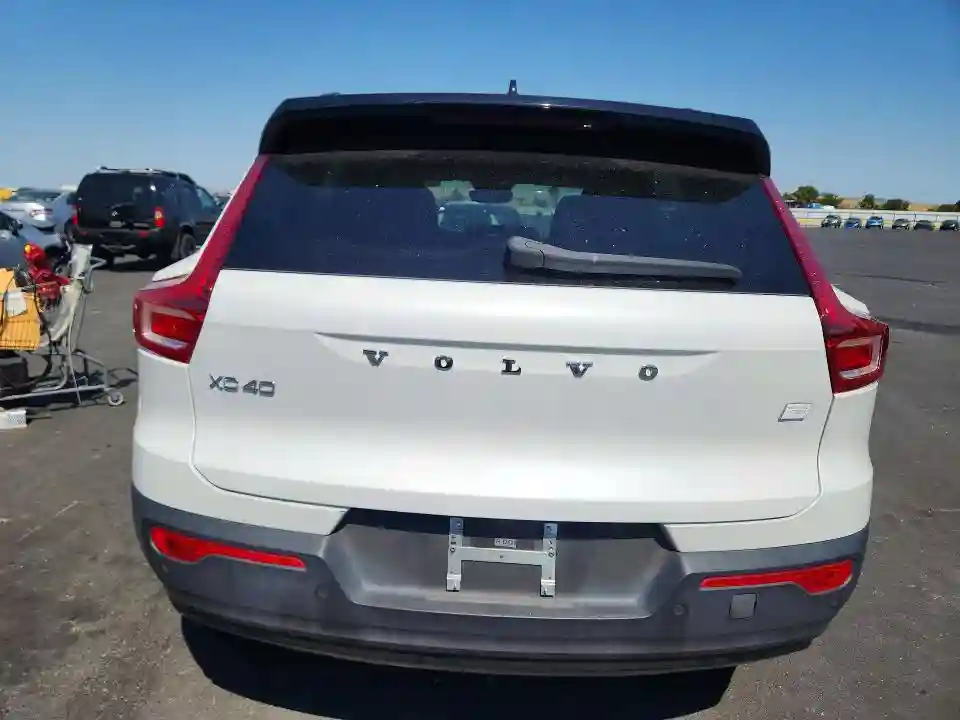 YV4ED3UB4N2692361 2022 VOLVO XC40-5