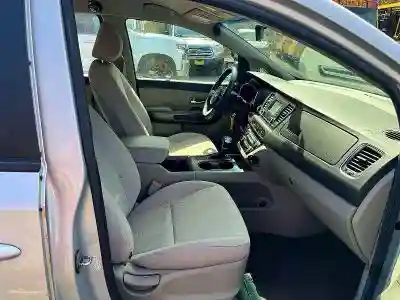 KNDMA5C1XJ6403384 2018 KIA SEDONA-4