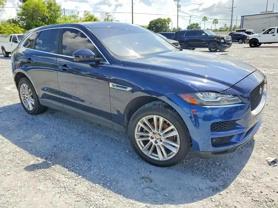 SADCK2FX0JA266724 2018 JAGUAR F-PACE-3
