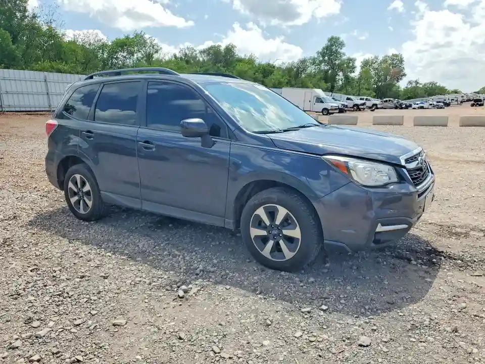 JF2SJAGC1JH472983 2018 SUBARU FORESTER-3