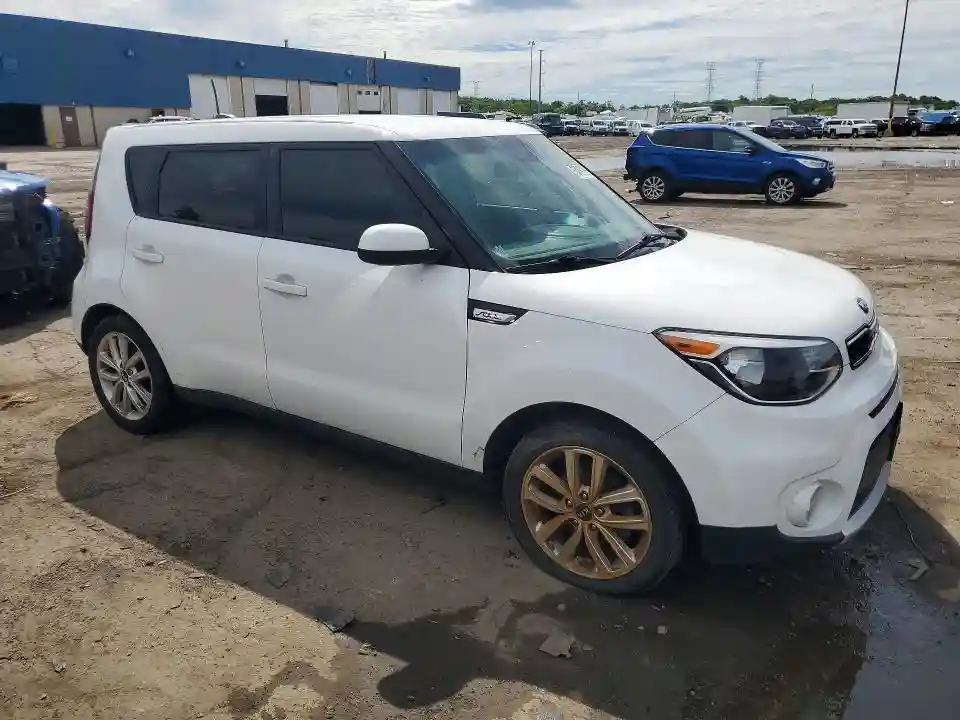 KNDJP3A51J7901429 2018 KIA SOUL-3