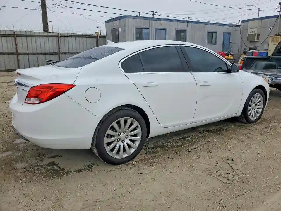 2G4GR5EK3C9111739 2012 BUICK REGAL-2
