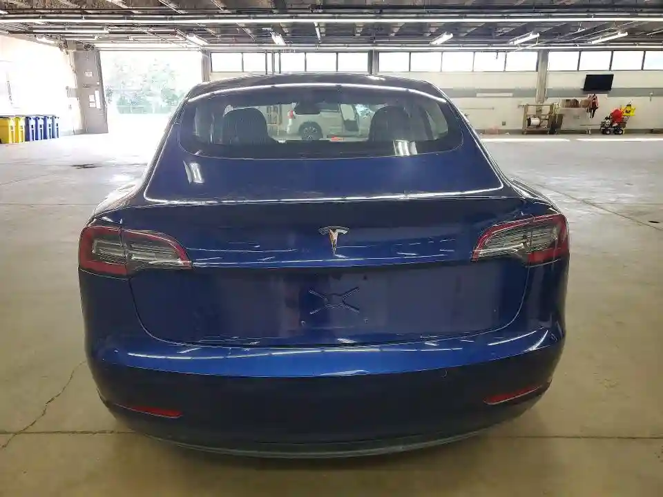 5YJ3E1EA0JF008155 2018 TESLA MODEL 3-5