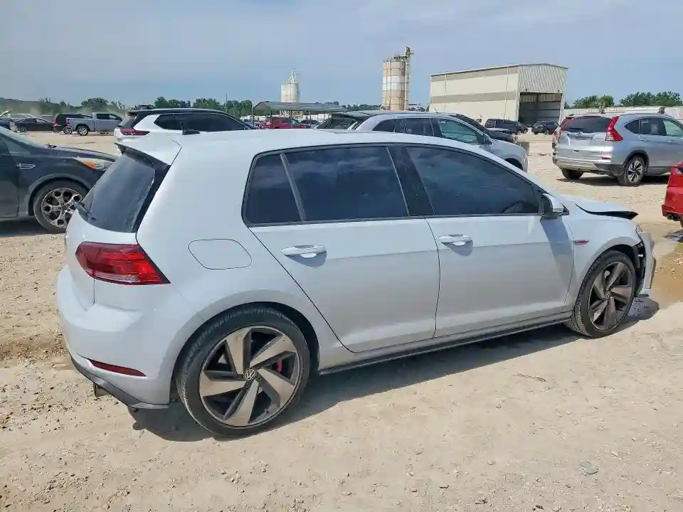 3VW6T7AU1KM033470 2019 VOLKSWAGEN GTI-2