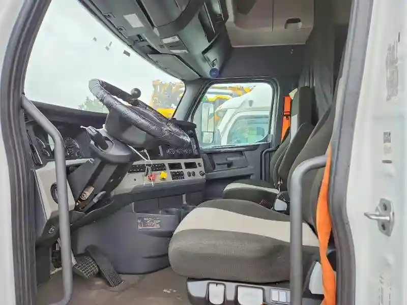 3AKJHHDR1SSVY4329 2025 FREIGHTLINER ALL OTHER-4