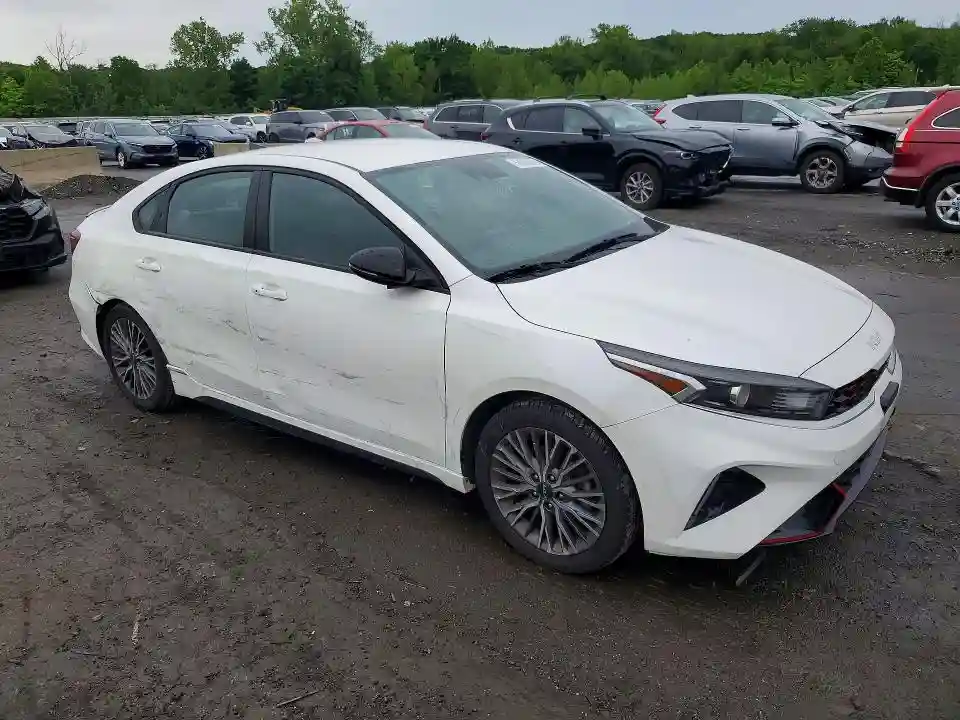 3KPF54AD2NE435332 2022 KIA FORTE-3