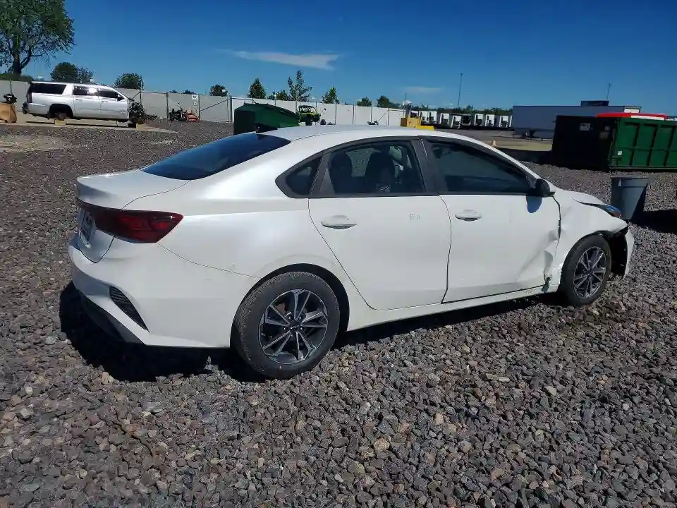 3KPF24AD1NE427652 2022 KIA FORTE LXS-2