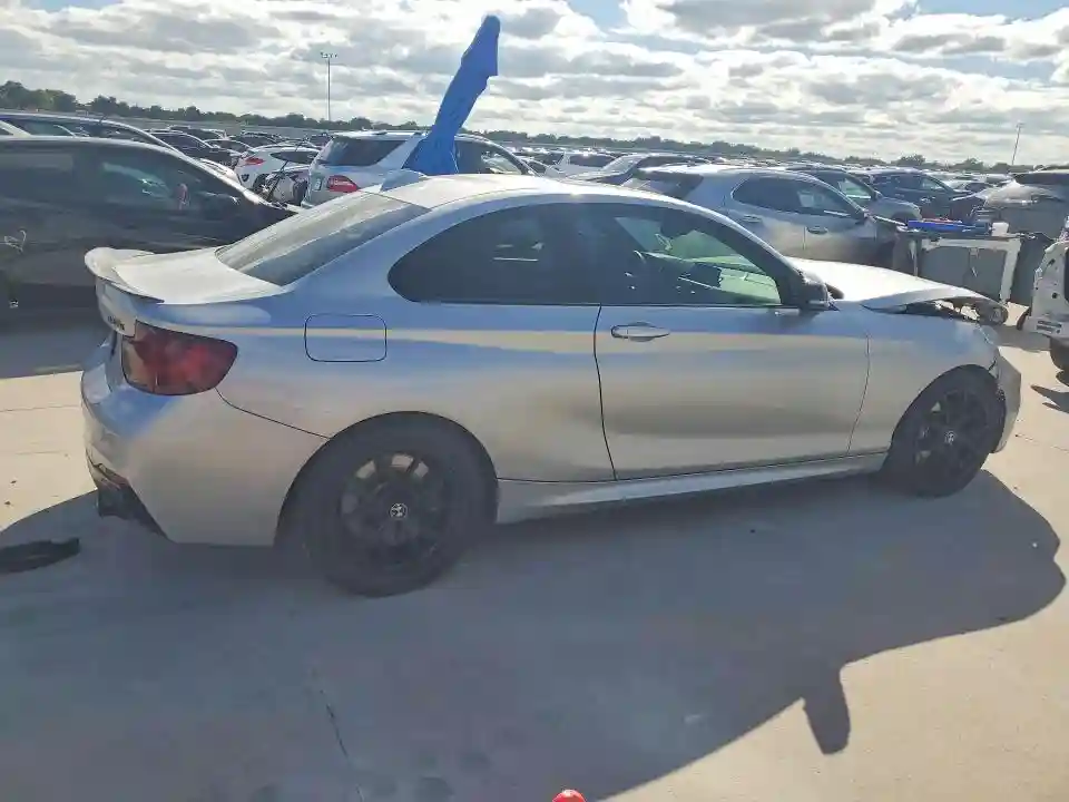 WBA1J9C57GV372104 2016 BMW M2-2