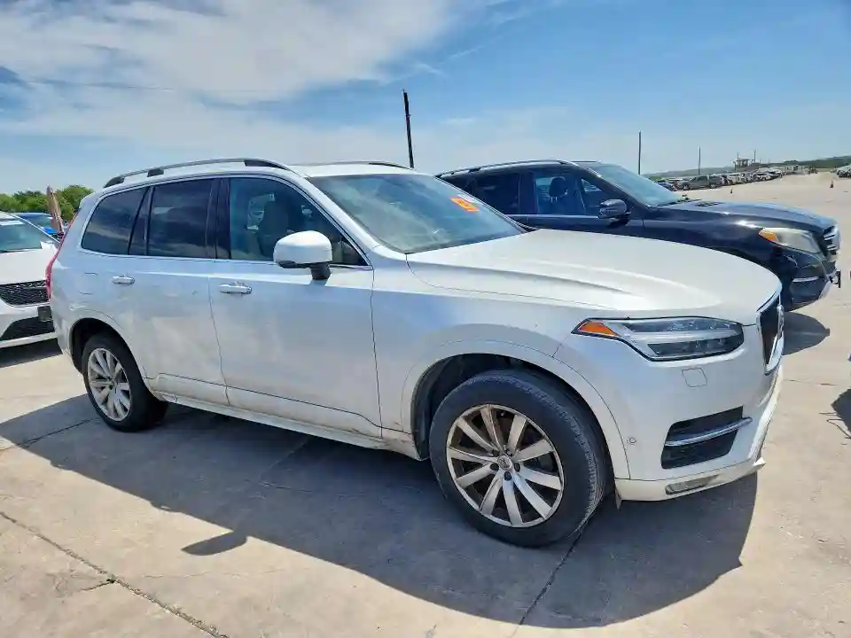 YV4A22PKXJ1333641 2018 VOLVO XC90-3