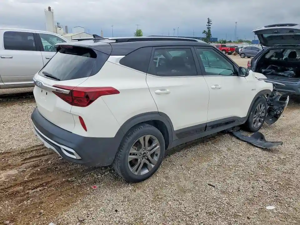 KNDEUCAA9N7301478 2022 KIA SELTOS-2