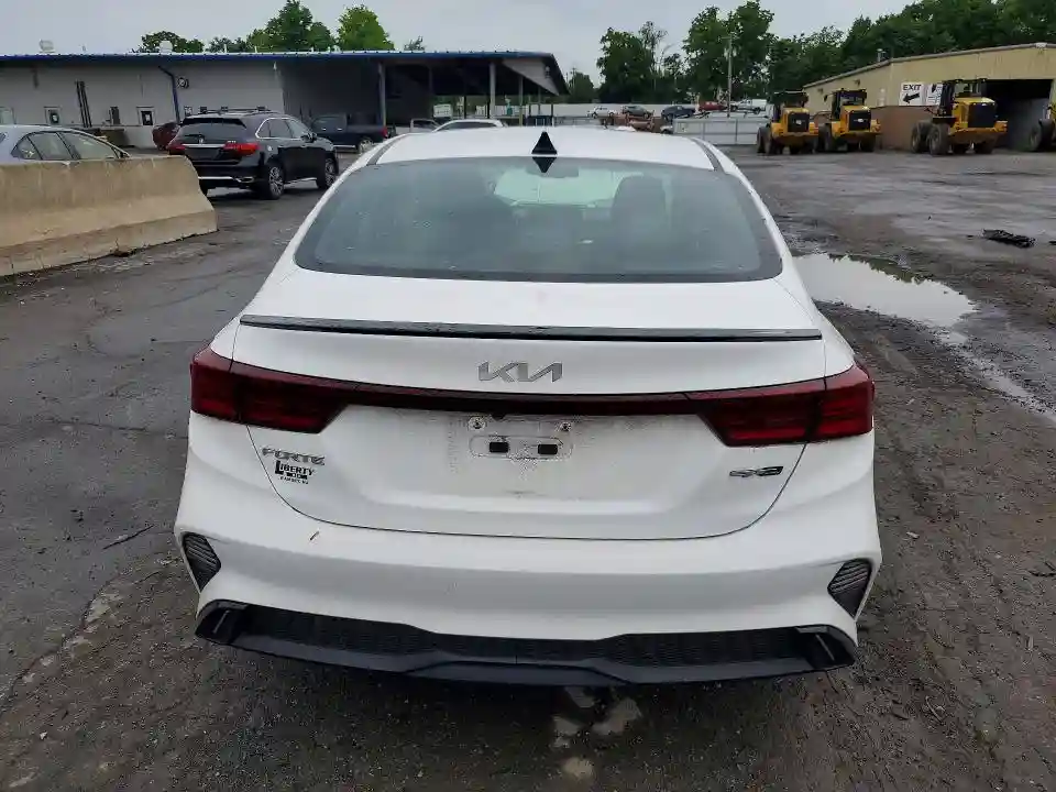 3KPF54AD2NE435332 2022 KIA FORTE-5