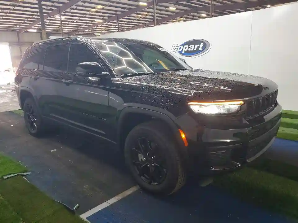 1C4RJKAG3S8766952 2025 JEEP GRAND CHEROKEE-3