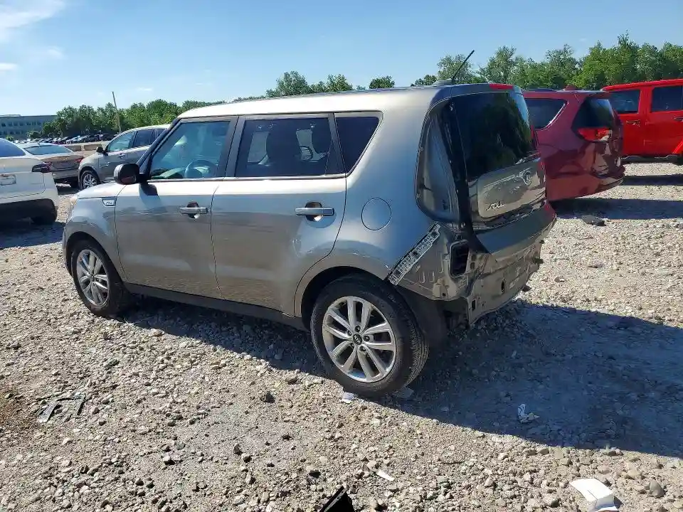 KNDJP3A55J7604180 2018 KIA SOUL-1