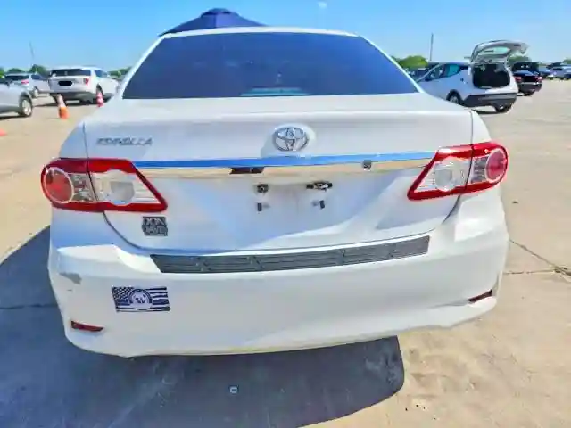 5YFBU4EE1CP062817 2012 TOYOTA COROLLA-5