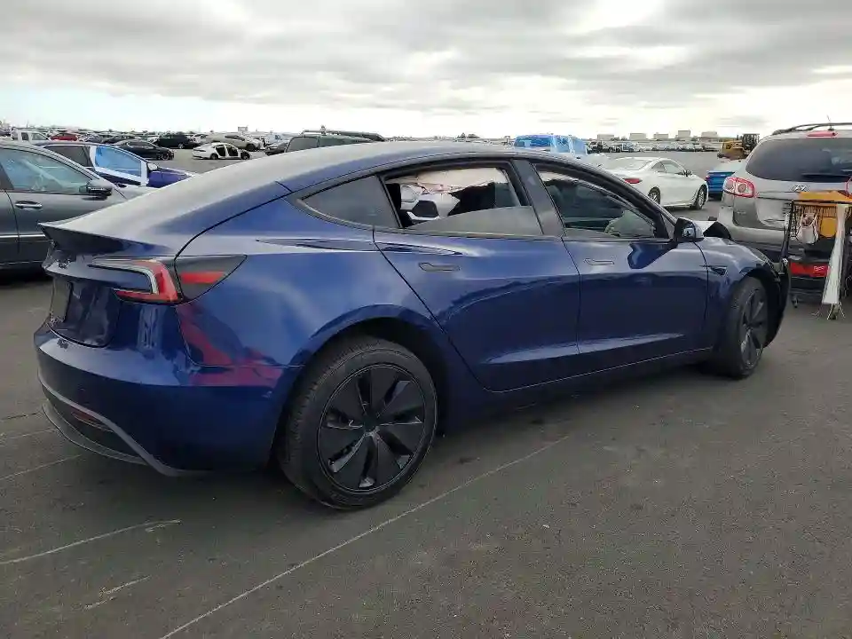 5YJ3E1EA8RF743994 2024 TESLA MODEL 3-2