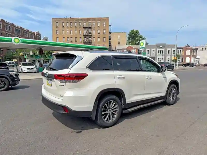5TDJGRFHXKS070025 2019 TOYOTA HIGHLANDER-3