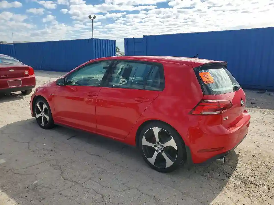 3VW447AUXJM287049 2018 VOLKSWAGEN GTI-1