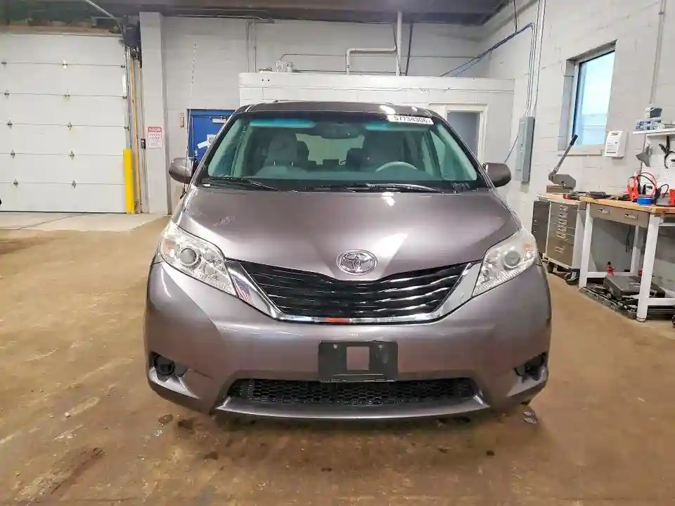 5TDKK3DC3DS389762 2013 TOYOTA SIENNA-4