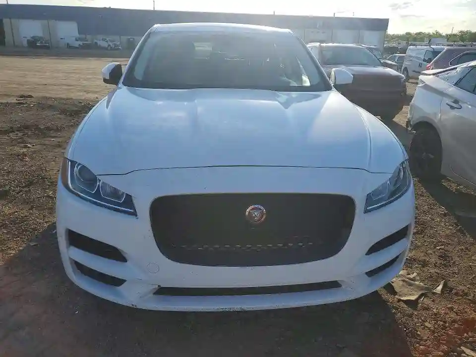 SADCJ2FX3JA248835 2018 JAGUAR F-PACE-4