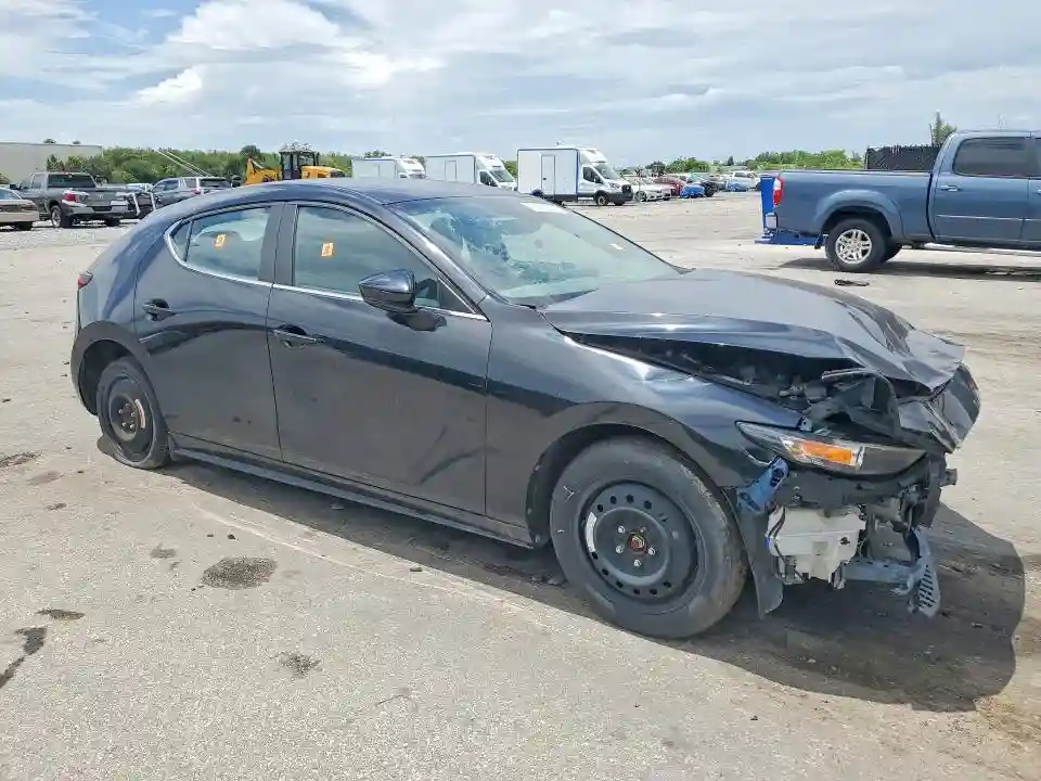 JM1BPAKL2M1336962 2021 MAZDA 3-3