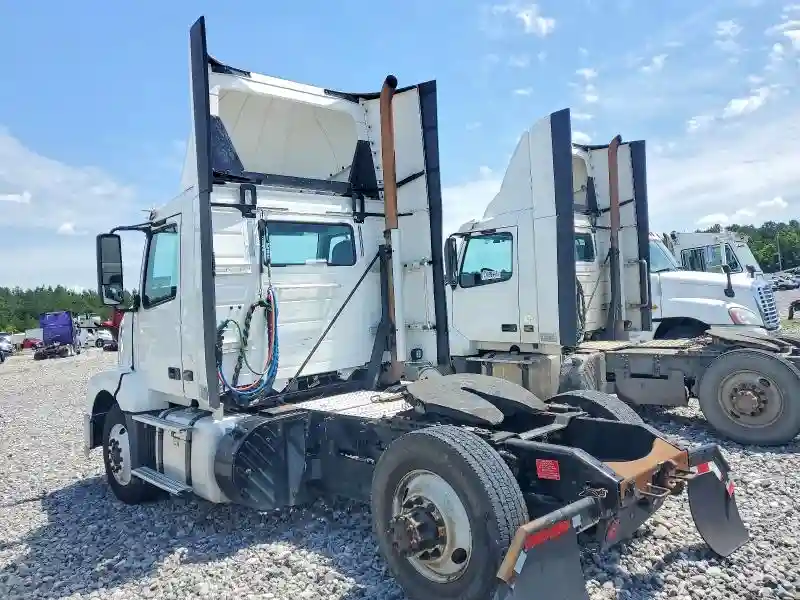 4V4N39TG5HN988017 2017 VOLVO ALL MODELS-2