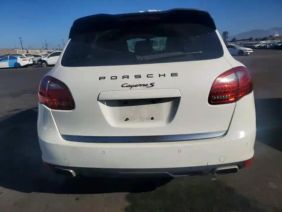 WP1AB2A25BLA42058 2011 PORSCHE CAYENNE-5