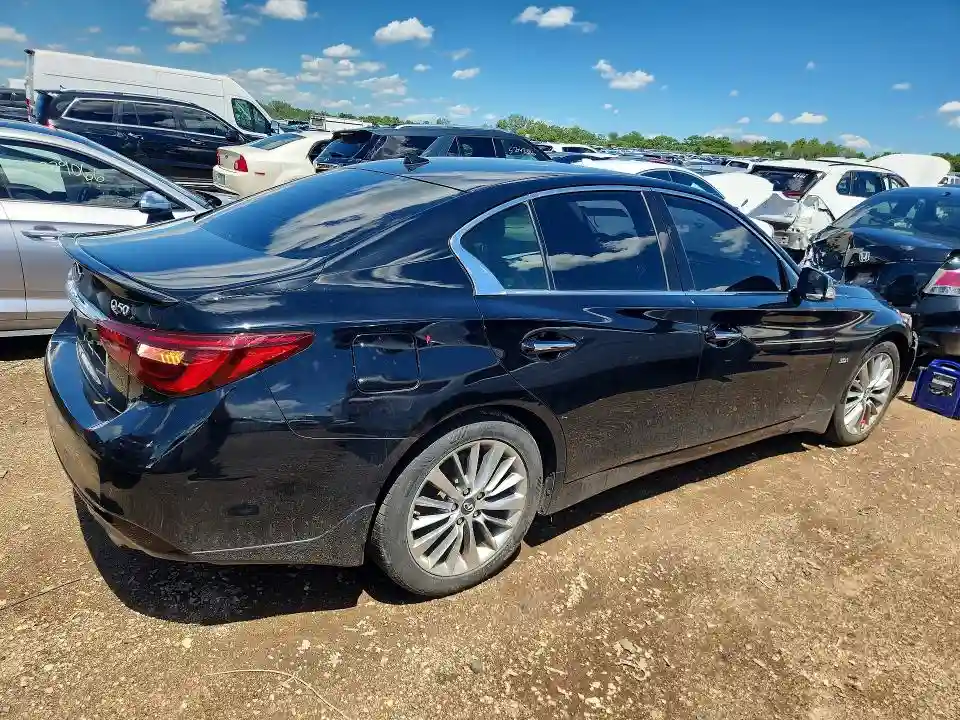 JN1EV7AR6JM433316 2018 INFINITI Q50-2