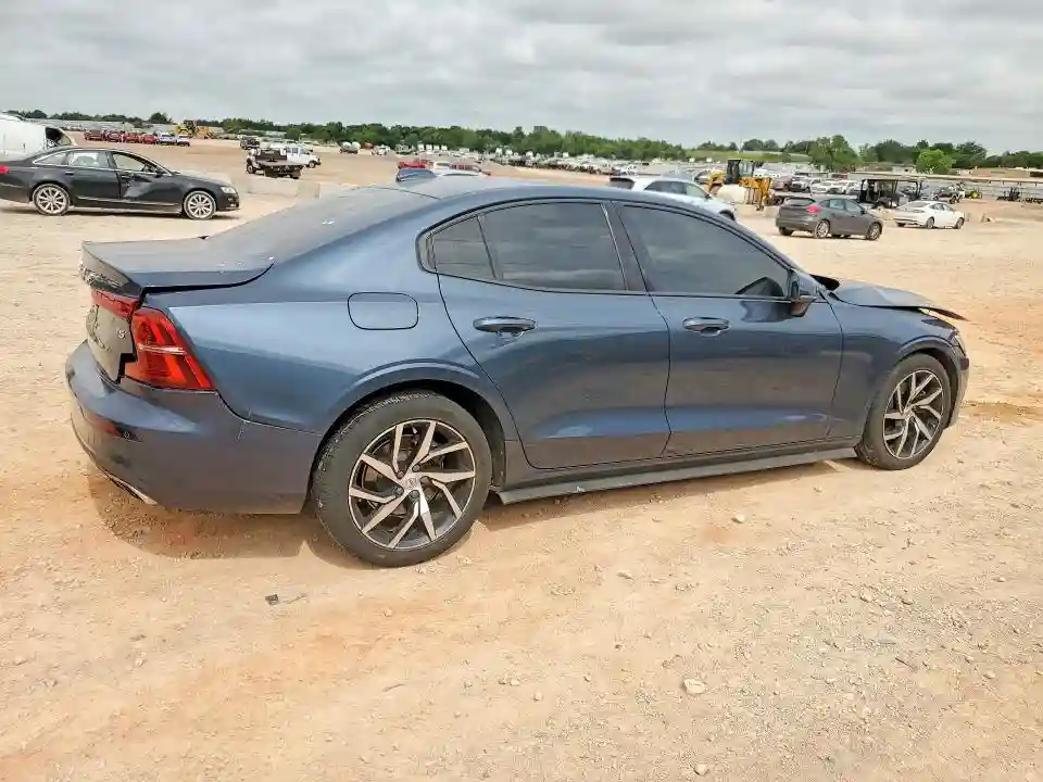 7JR102FK8LG063434 2020 VOLVO S60-2