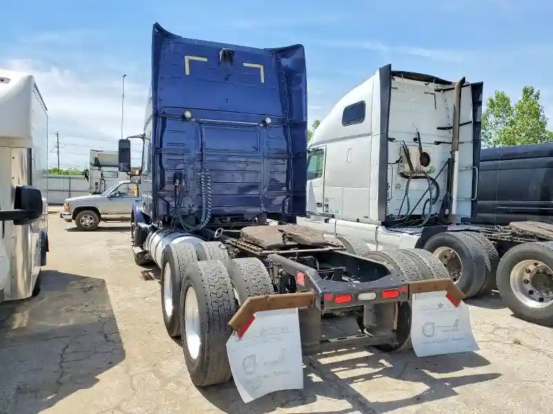 4V4M99DG9EN150111 2014 VOLVO VN-2