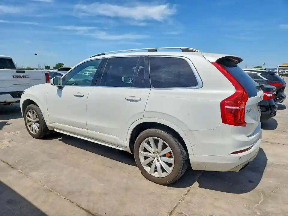 YV4A22PKXJ1333641 2018 VOLVO XC90-1