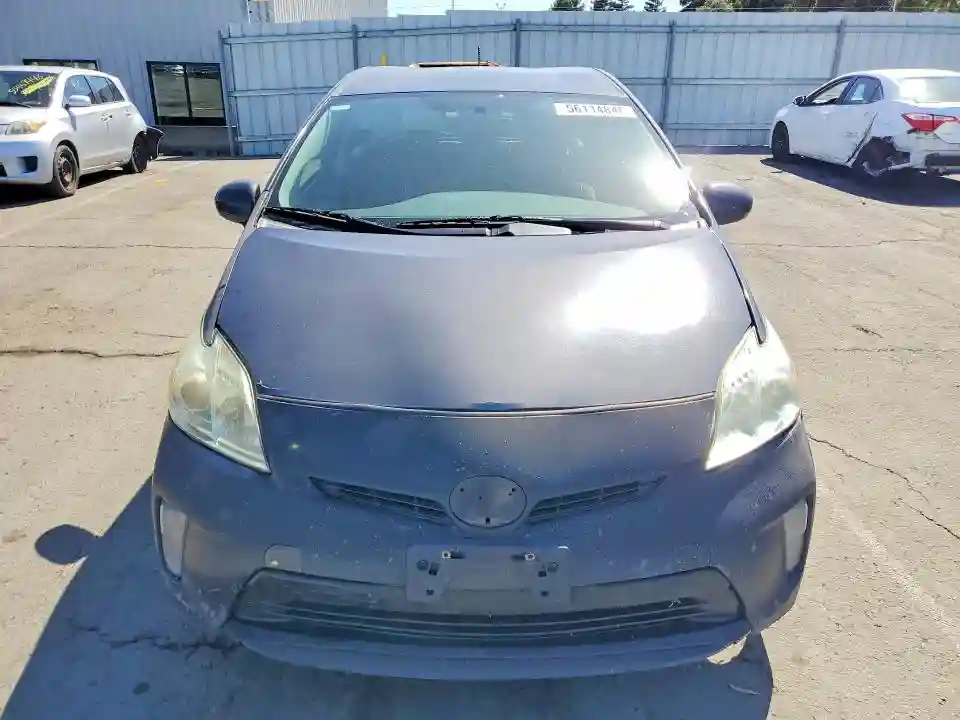 JTDKN3DPXF3074598 2015 TOYOTA PRIUS-4