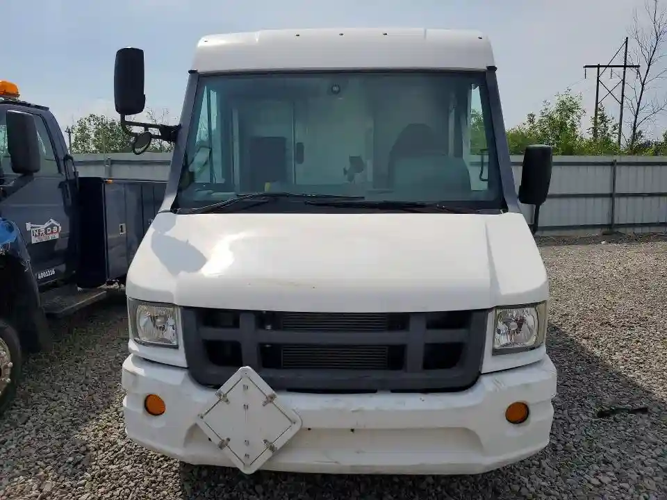 JALB4T172J7W00617 2018 ISUZU NPR-4