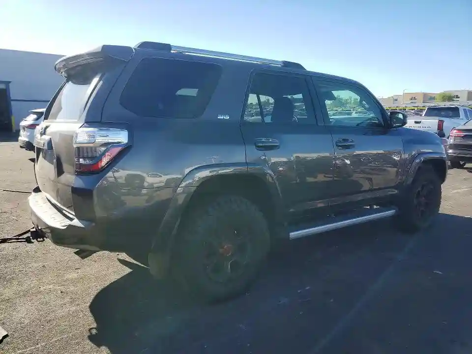 JTEMU5JR0M5962609 2021 TOYOTA 4RUNNER-2
