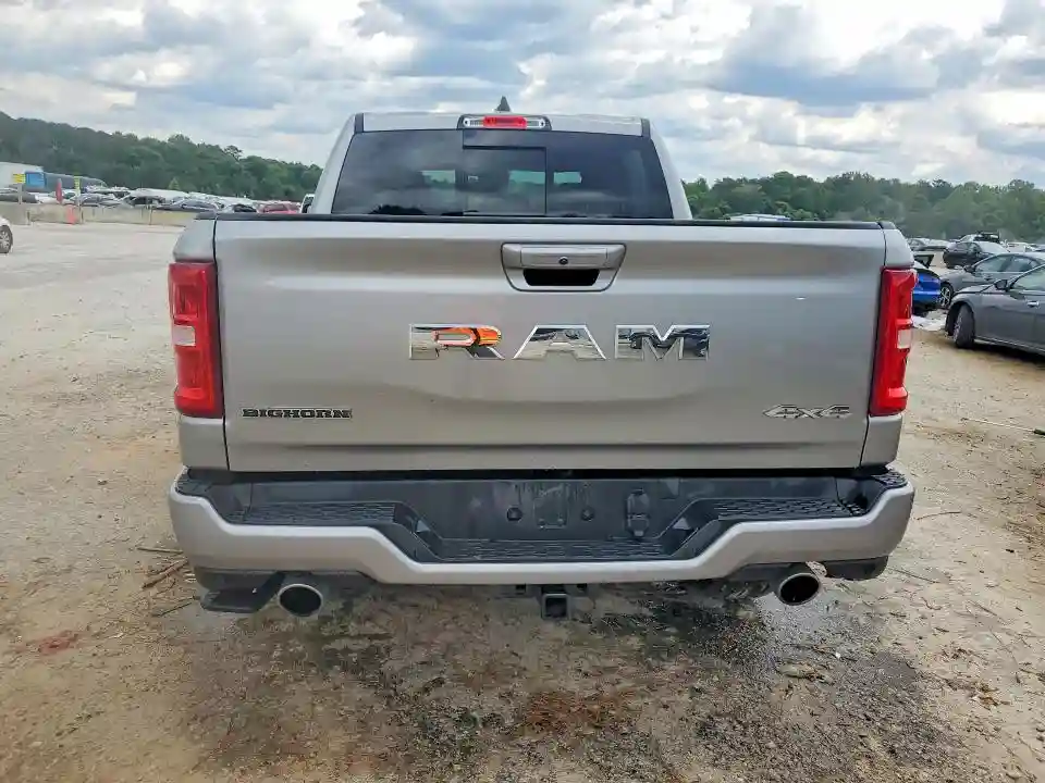 1C6SRFFP7SN735366 2025 RAM 1500-5