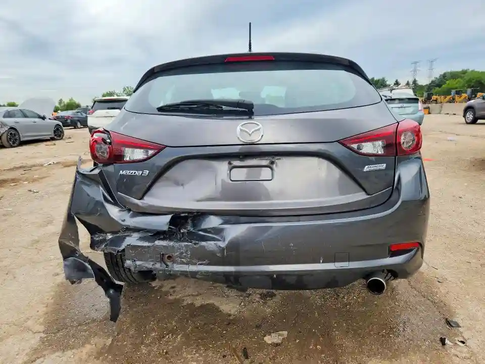 3MZBN1L37JM270005 2018 MAZDA 3-5