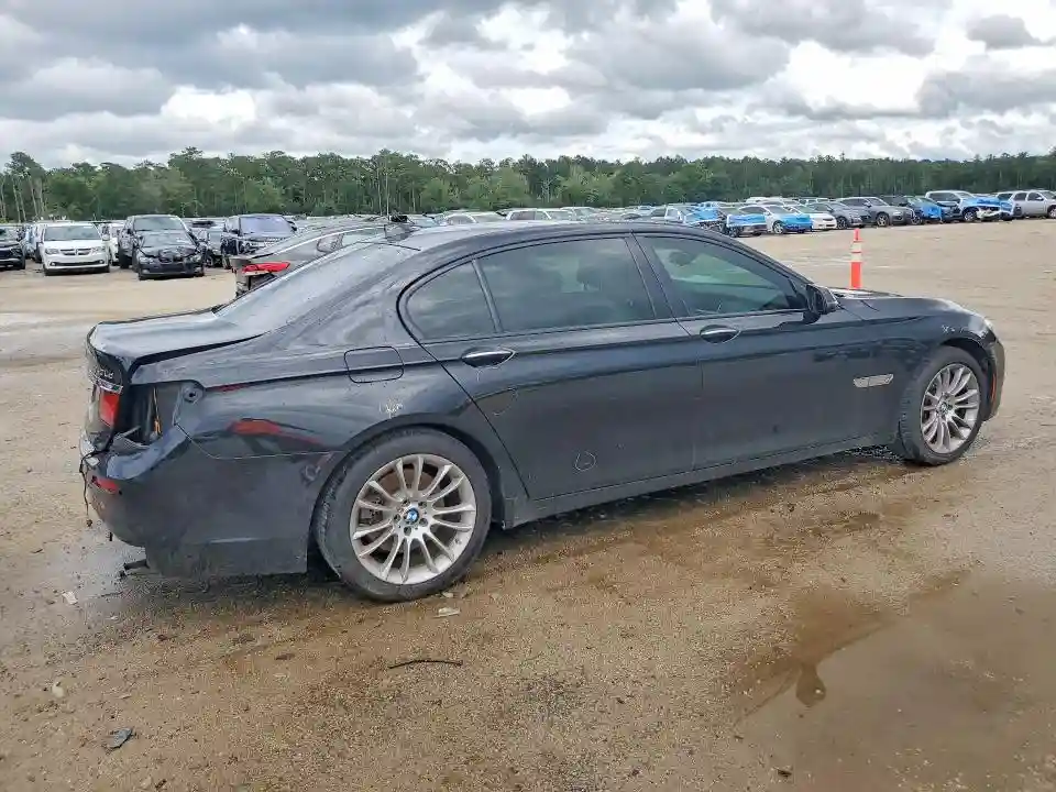 WBAYG6C50FD383638 2015 BMW 7 SERIES-2
