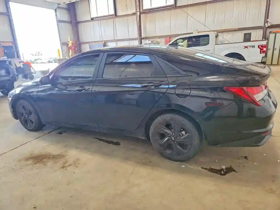 KMHLM4AG0NU358294 2022 HYUNDAI ELANTRA-1