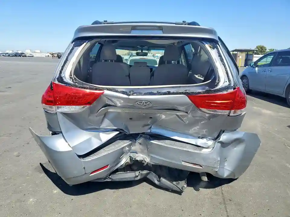5TDKK3DC2DS355621 2013 TOYOTA SIENNA-5